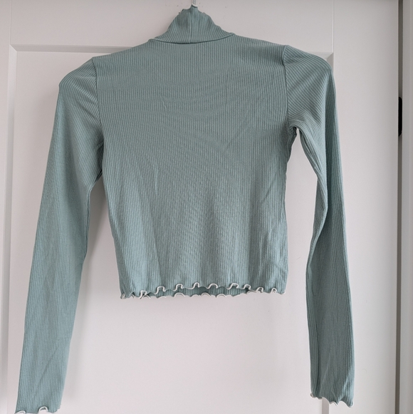 Sunday Best Crop Top - Picture 3 of 3